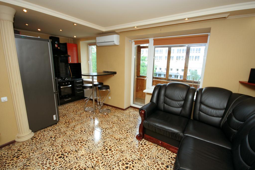 Pechersk Apartment In Kiev Center Bilik gambar