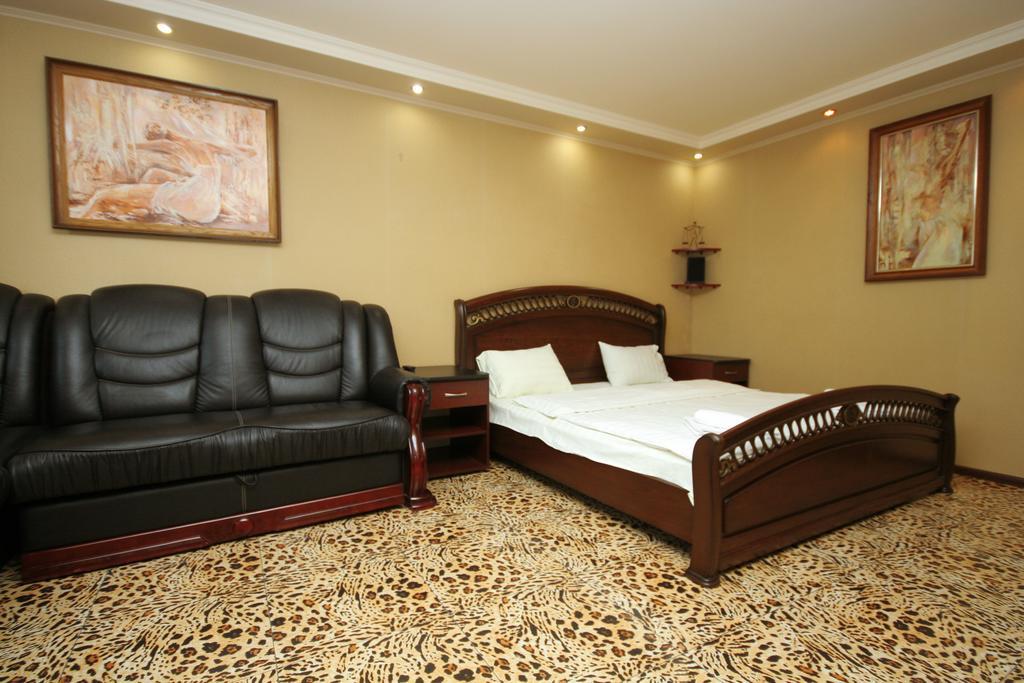 Pechersk Apartment In Kiev Center Bilik gambar