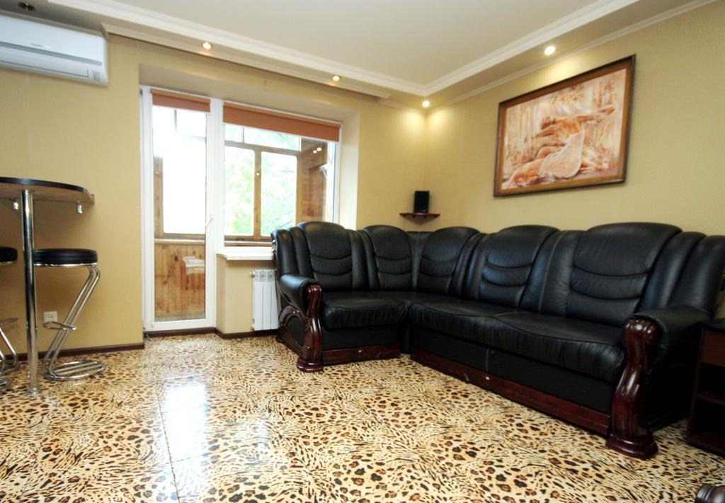 Pechersk Apartment In Kiev Center Bilik gambar